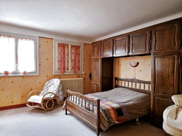 Crépy-en-Valois (60800) MAISON TRADITIONNELLE DE 215 m² AVEC SOUS-SOL TOTAL