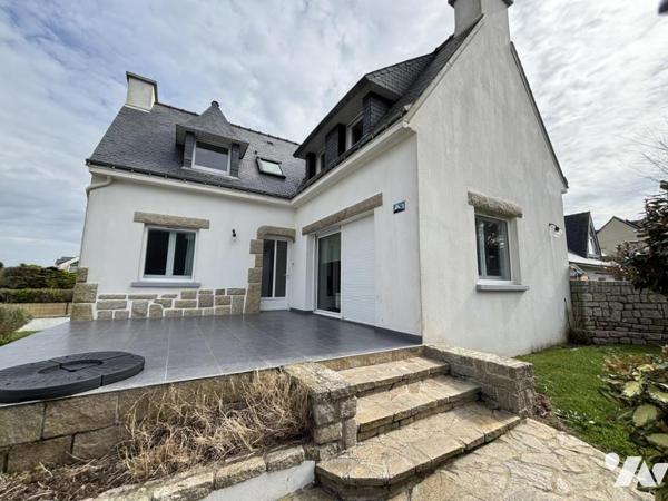 PLOEMEUR LE COUREGANT MAISON  de 113 m² sur terrain clos de 420 m²  vue mer 