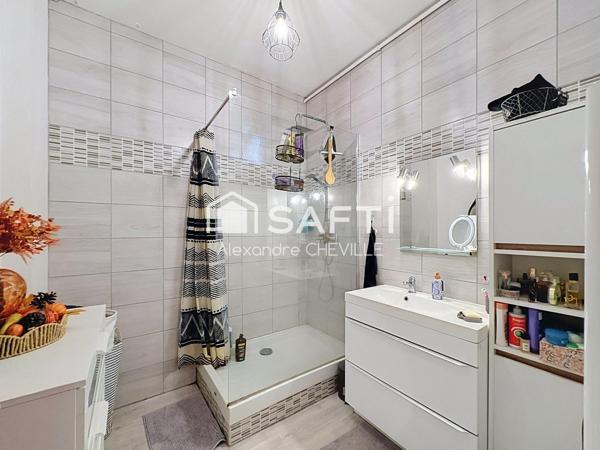 Vichy centre : T3 65m² rénové avec cour privative