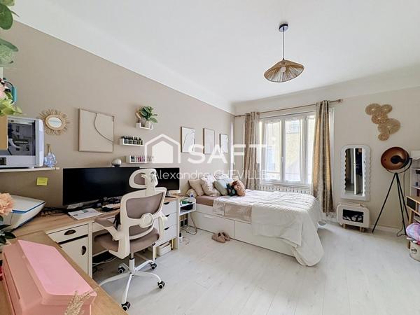 Vichy centre : T3 65m² rénové avec cour privative