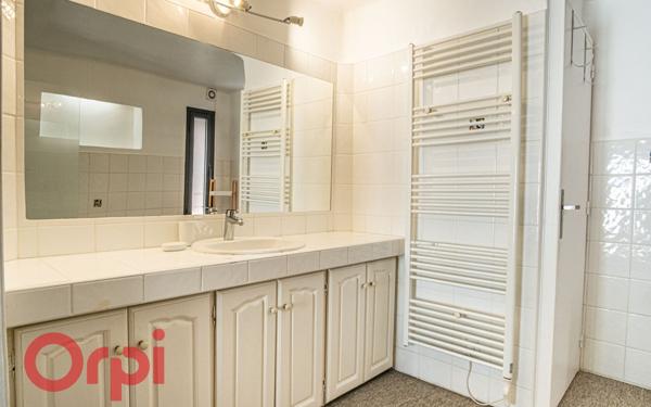 Appartement à vendre    3 pièces •  Bandol