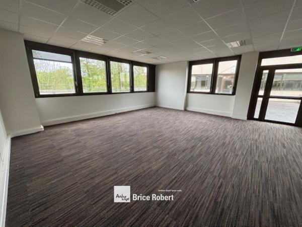 Bureaux à louer à Limonest restructurés avec prestations de qualité