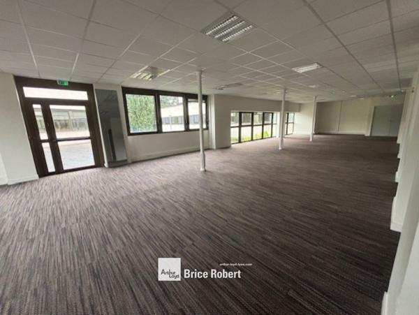 Bureaux à louer à Limonest restructurés avec prestations de qualité