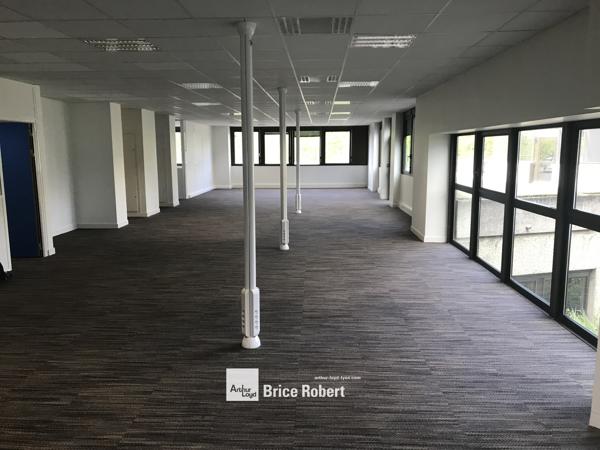 Bureaux à louer à Limonest restructurés avec prestations de qualité