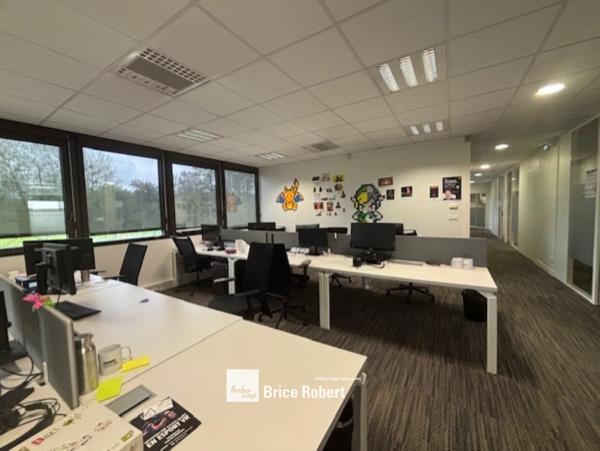 Bureaux à louer à Limonest restructurés avec prestations de qualité