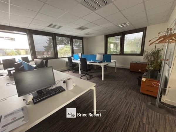 Bureaux à louer à Limonest restructurés avec prestations de qualité
