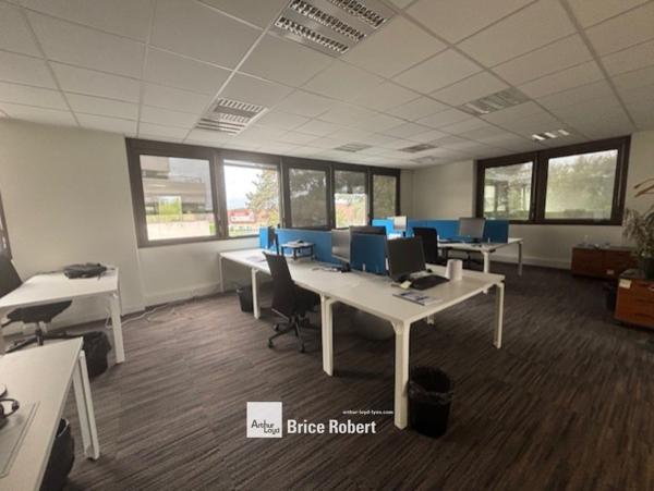 Bureaux à louer à Limonest restructurés avec prestations de qualité