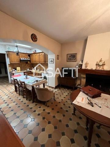 immeuble de rapport a rafraichir beaucoup de possibilités (quartier l Houmeau)