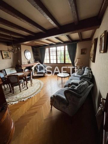 immeuble de rapport a rafraichir beaucoup de possibilités (quartier l Houmeau)