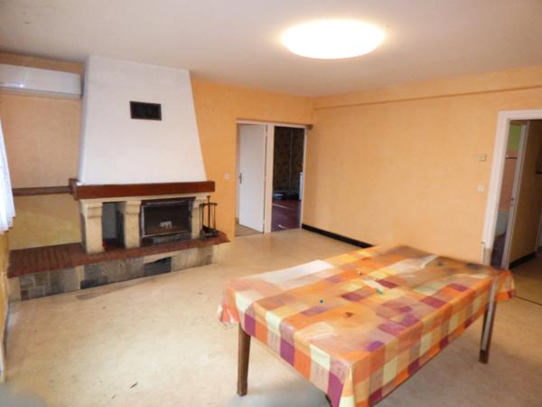 À vendre : Maison à rénover à YZEURE, Allier (03).