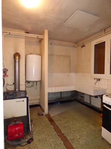 À vendre : Maison à rénover à YZEURE, Allier (03).