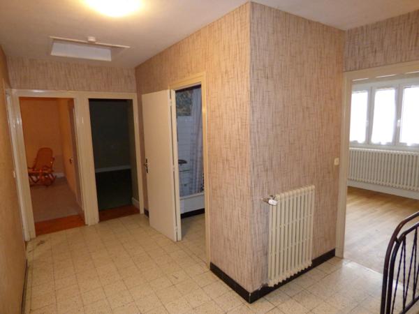 À vendre : Maison à rénover à YZEURE, Allier (03).