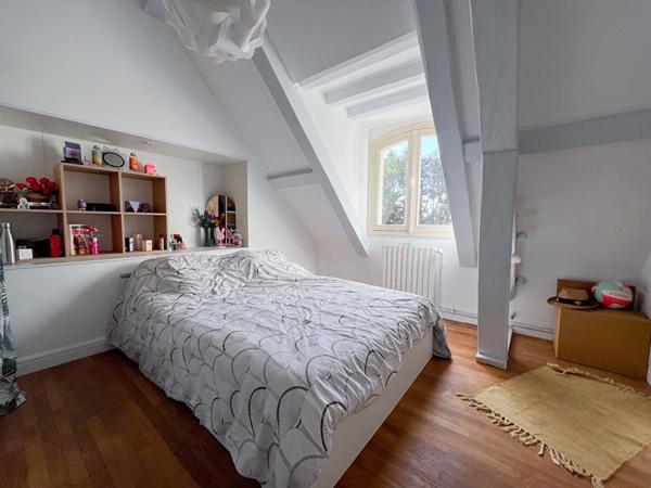 Maison moderne et rénovée de 280m² avec jardin, vignobles et prairies sur plus d'1 hectare à seulement 10 minutes de Brissac-Quincé