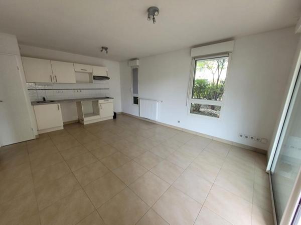 APPARTEMENT T2 AVEC PISCINE