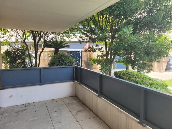 APPARTEMENT T2 AVEC PISCINE