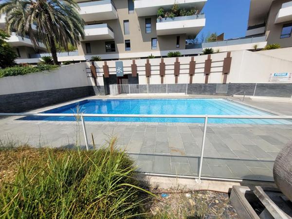 APPARTEMENT T2 AVEC PISCINE