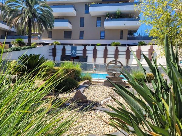 APPARTEMENT T2 AVEC PISCINE