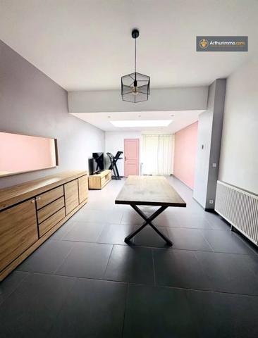 Vente                                                      Maison
                        
                     6 pièces                      107 m2                     à Roubaix