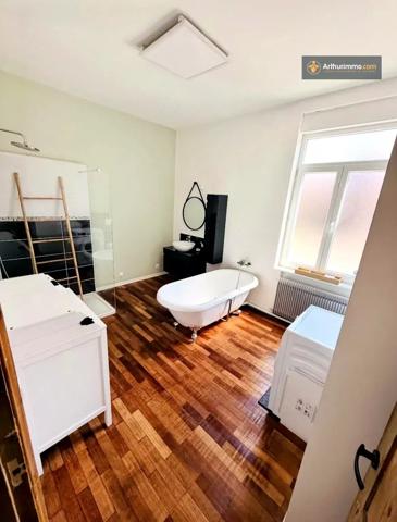 Vente                                                      Maison
                        
                     6 pièces                      107 m2                     à Roubaix