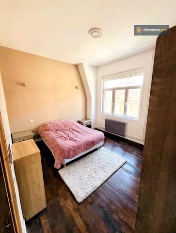 Vente                                                      Maison
                        
                     6 pièces                      107 m2                     à Roubaix