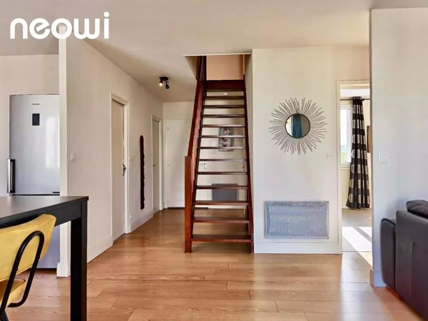 SPACIEUX T4 en DUPLEX avec GARAGE, BALCON et BEAUX VOLUMES
