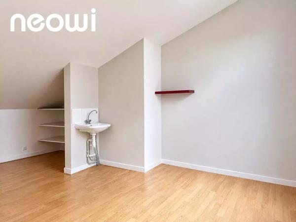 SPACIEUX T4 en DUPLEX avec GARAGE, BALCON et BEAUX VOLUMES