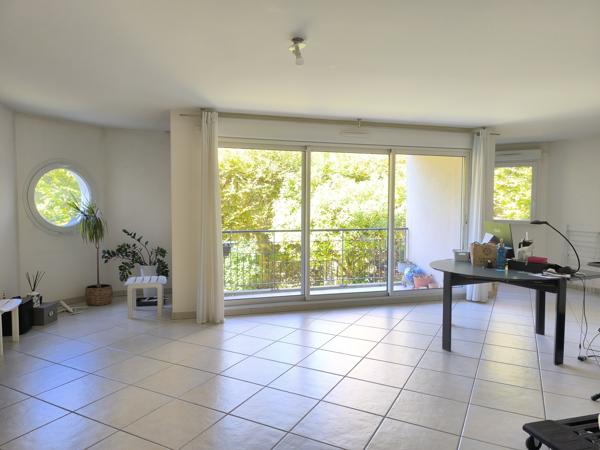 ARISTIDE BRIAND - T4 AVEC BALCON ET PARKING