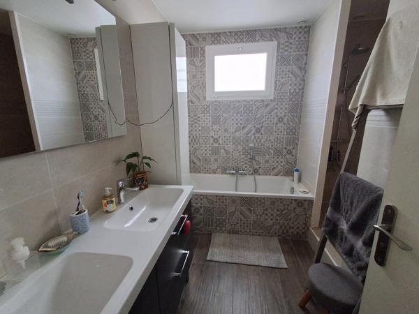 Ormesson-sur-Marne (94490) MAGNIFIQUE MAISON de PLAIN PIED avec 3 chambres, garage et jardin