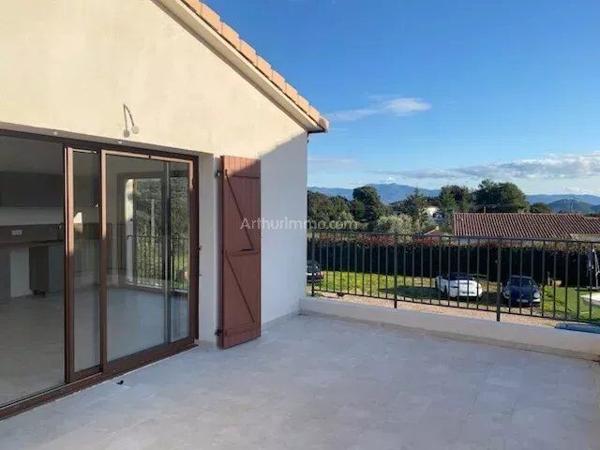Location                                                      Appartement
                        
                     2 pièces                      45 m2                     à Ajaccio