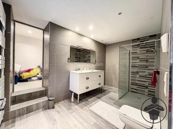 Vente                                                      Maison
                        
                     4 pièces                      168 m2                     à Saint-Aigulin