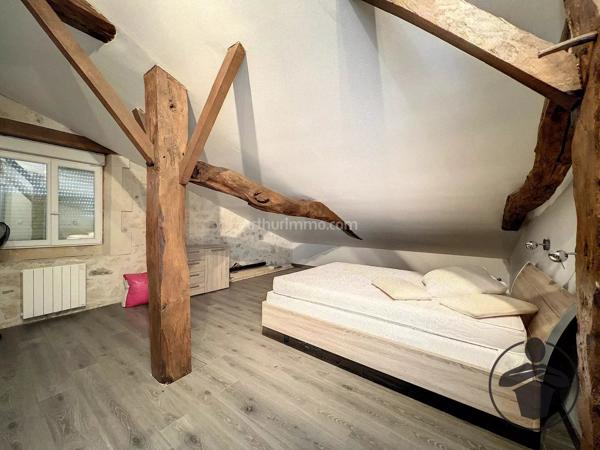 Vente                                                      Maison
                        
                     4 pièces                      168 m2                     à Saint-Aigulin