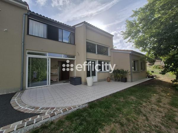 Maison
         8 pièces
        - 174 m² 325 000 € *
