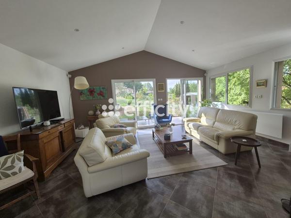 Maison
         8 pièces
        - 174 m² 325 000 € *