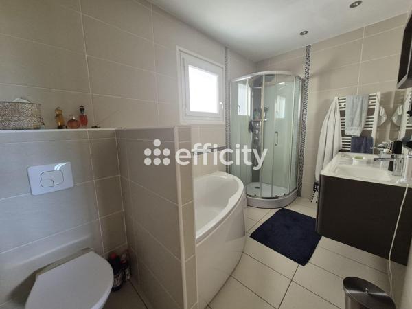 Maison
         8 pièces
        - 174 m² 325 000 € *