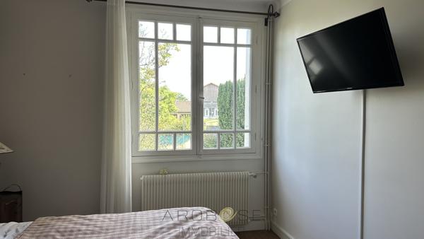 Maison de charme à pied des commerces .