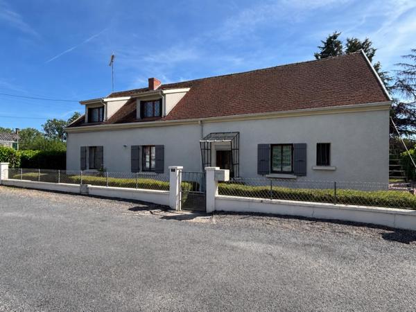 PARAY-LE-MONIAL – Maison familiale de 115 m², 4 chambres, double garage et grand terrain clos