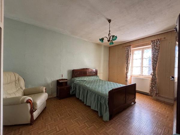 PARAY-LE-MONIAL – Maison familiale de 115 m², 4 chambres, double garage et grand terrain clos