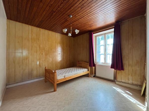 PARAY-LE-MONIAL – Maison familiale de 115 m², 4 chambres, double garage et grand terrain clos