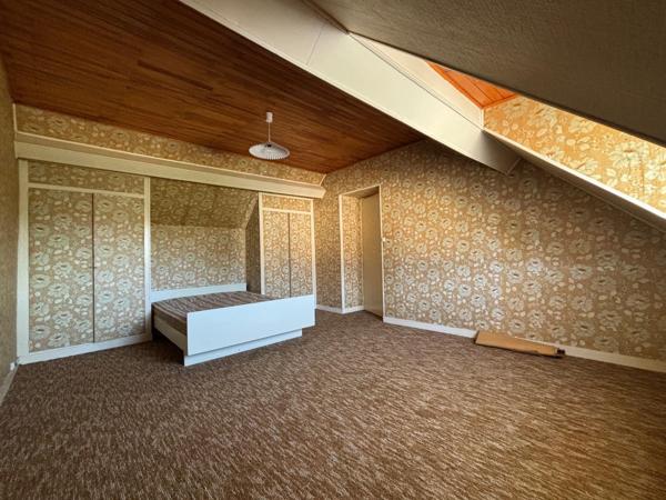 PARAY-LE-MONIAL – Maison familiale de 115 m², 4 chambres, double garage et grand terrain clos