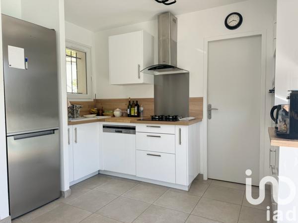 Maison 4 pièces de 82 m² à Signes (83870)