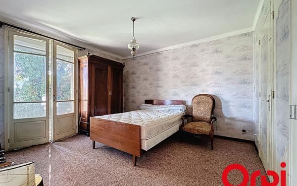 Maison à vendre    5 pièces •  Saint-Nazaire-de-Pézan