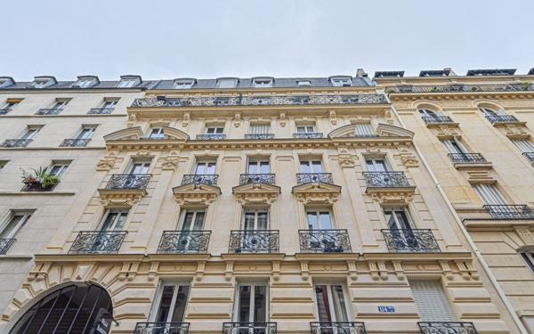 Appartement à vendre    2 pièces • 37,79 m2 Paris 17