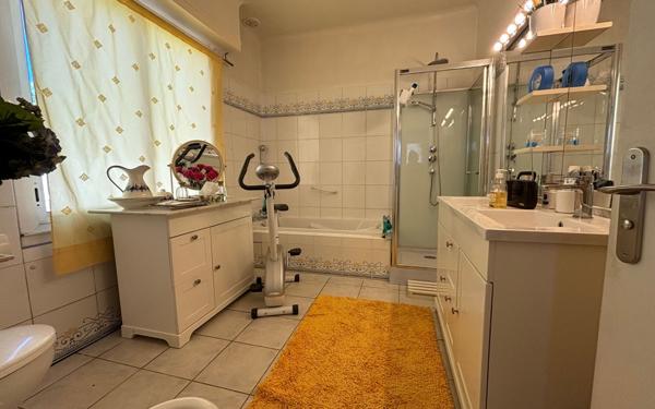 Maison à vendre    6 pièces •  Pau