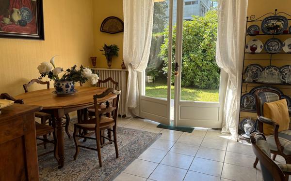 Maison à vendre    6 pièces •  Pau