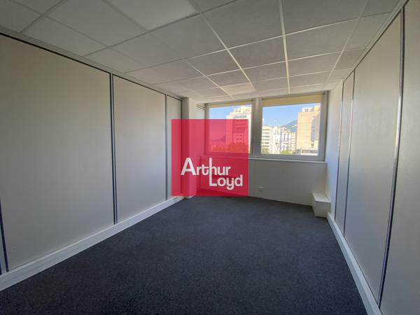 Bureaux à louer à Grenoble immeuble sécurisé avec parking en sous sol