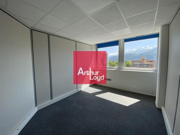 Bureaux à louer à Grenoble immeuble sécurisé avec parking en sous sol