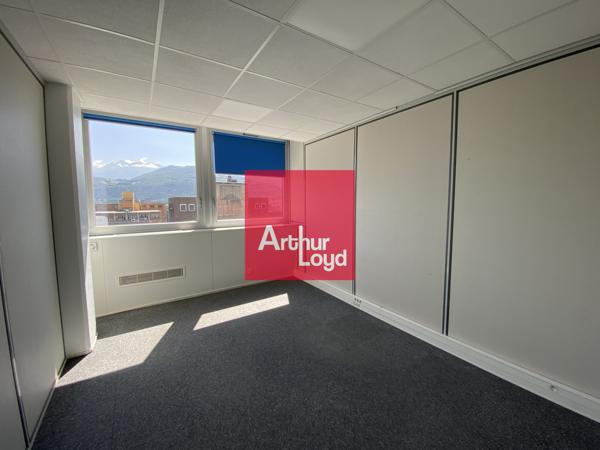 Bureaux à louer à Grenoble immeuble sécurisé avec parking en sous sol