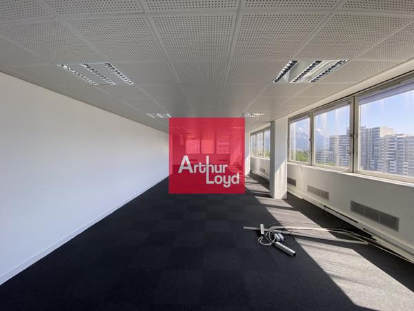 Bureaux à louer à Grenoble immeuble sécurisé avec parking en sous sol