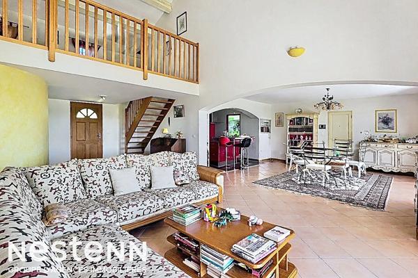 Maison 5 pièces Gareoult avec piscine et double garage