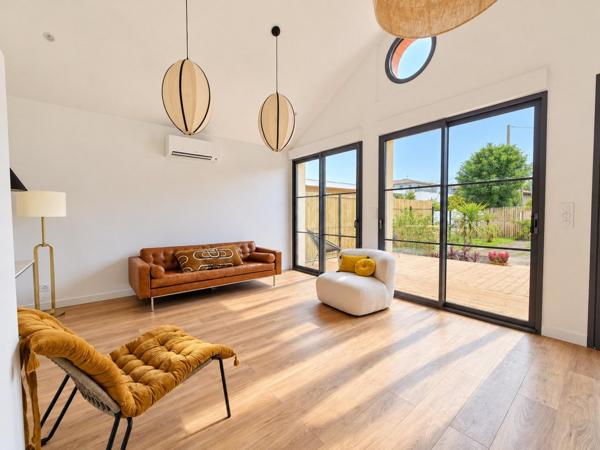 Maison entièrement rénovée - Plain pied - 2 chambres - Stationnement
